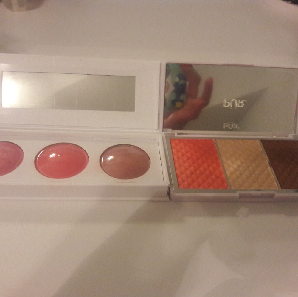 Blush Kit and bronze and BRIGHTEN CHEEK palette